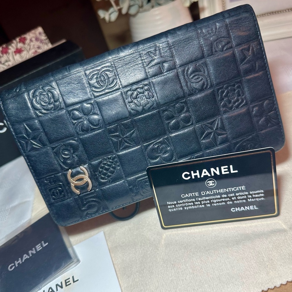 Chanel Black Quilted Charm Icon Leather CC lucky charm Bifold Wallet